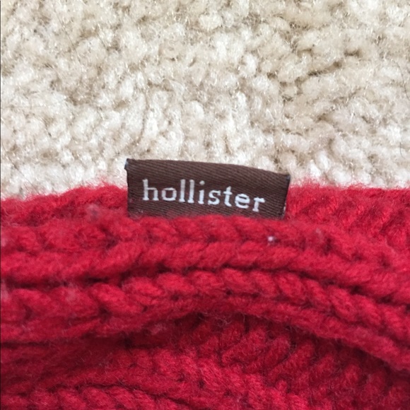 Hollister Red Heavy Knit Sweater Size Medium - Picture 7 of 8